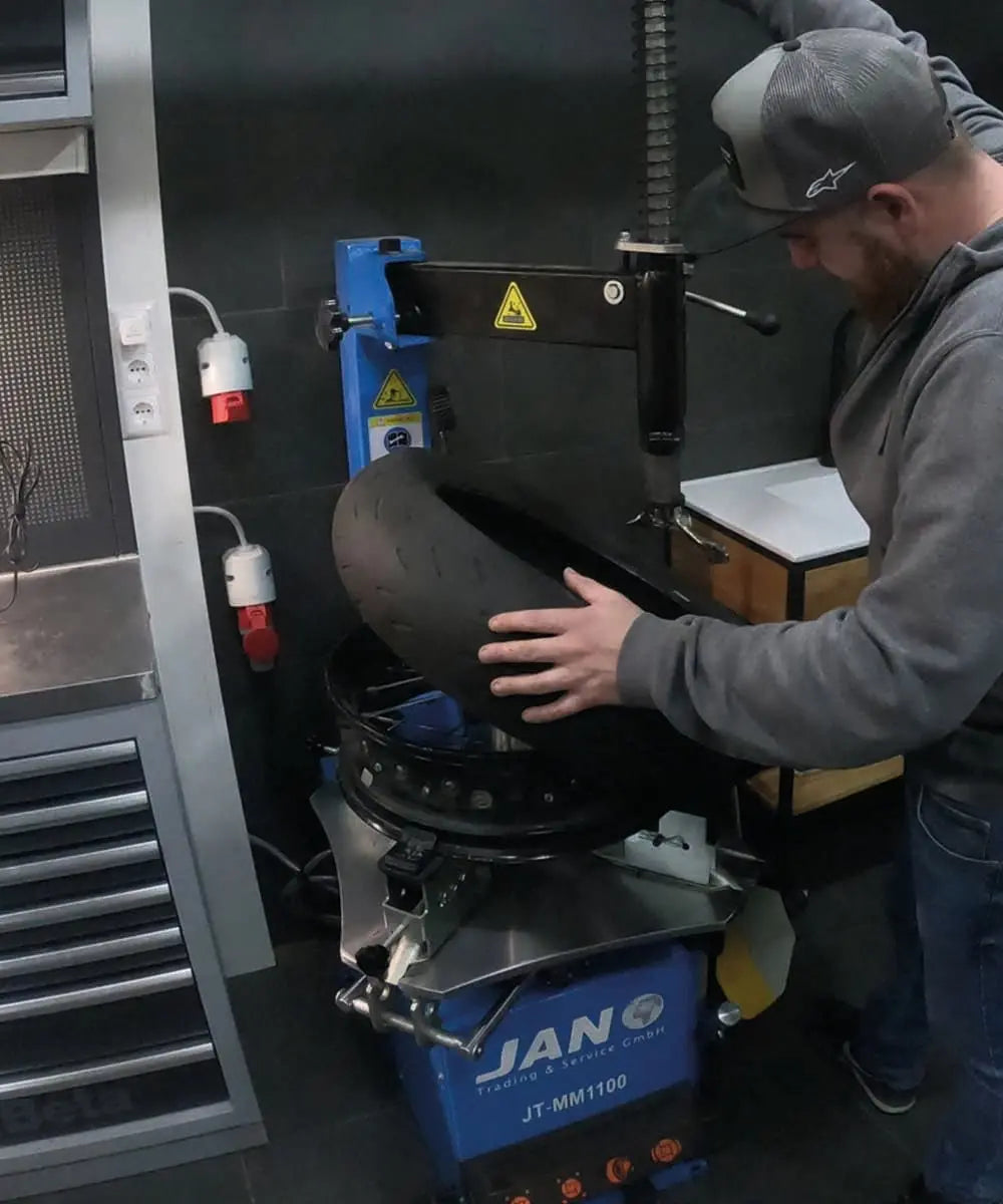 Reifenservice - AHR / Ing. Martin Aichholzer